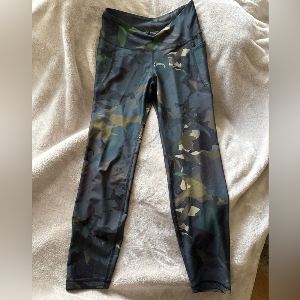 Old Navy Camouflage Leggings - Green and Black